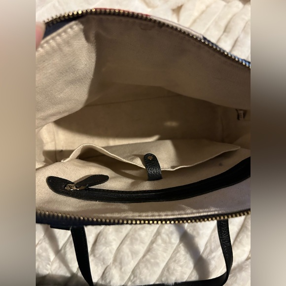 Kate Spade Navy Felt Carolyn Medium Shoulder Purse, Measures 13”x9.5”x5”. - Picture 4 of 8